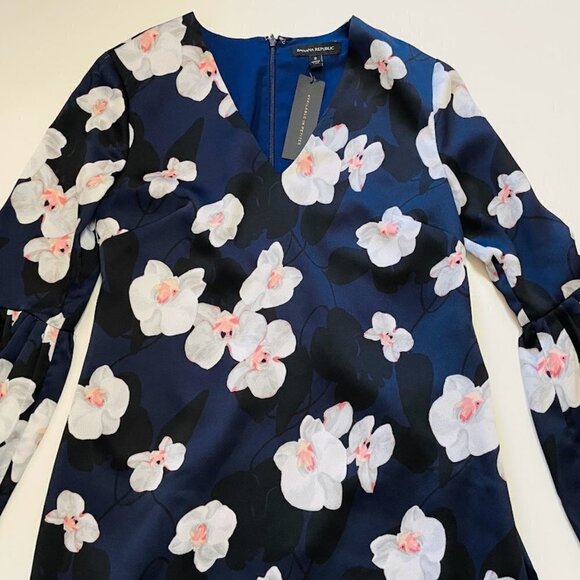 NWT Banana Republic Dress Orchid Floral Bell Sleeve Shift V Neck Spring Cherry 2 - Picture 3 of 9
